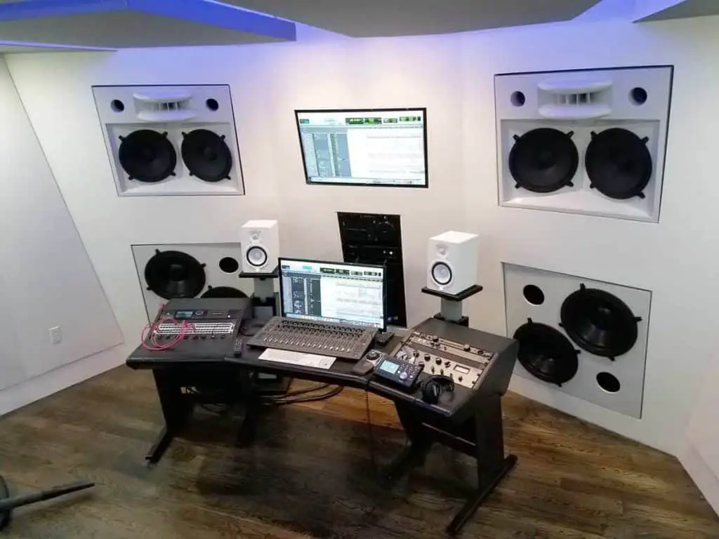 Recording Studio Equipment List 2020 - Bedroom to Professional