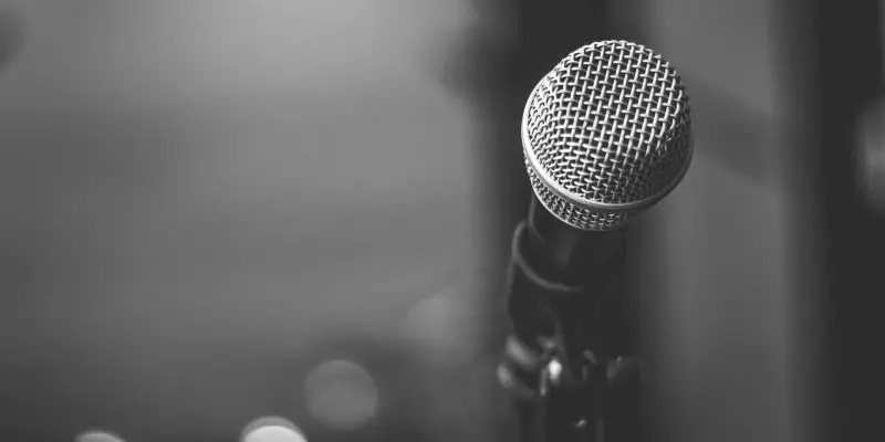 Condenser vs Dynamic Microphone: What Is The Difference?
