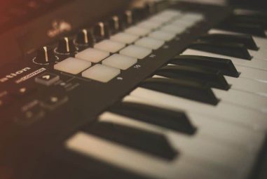 Keyboard vs MIDI Controller – Which One To Choose?