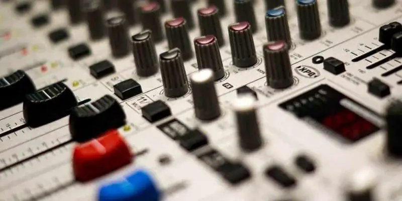 Preamp Vs Mixer – Which One To Choose?