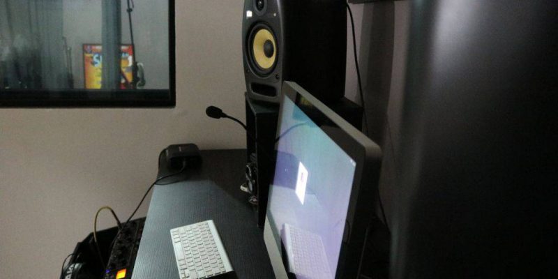 Studio Monitors vs Computer Speakers